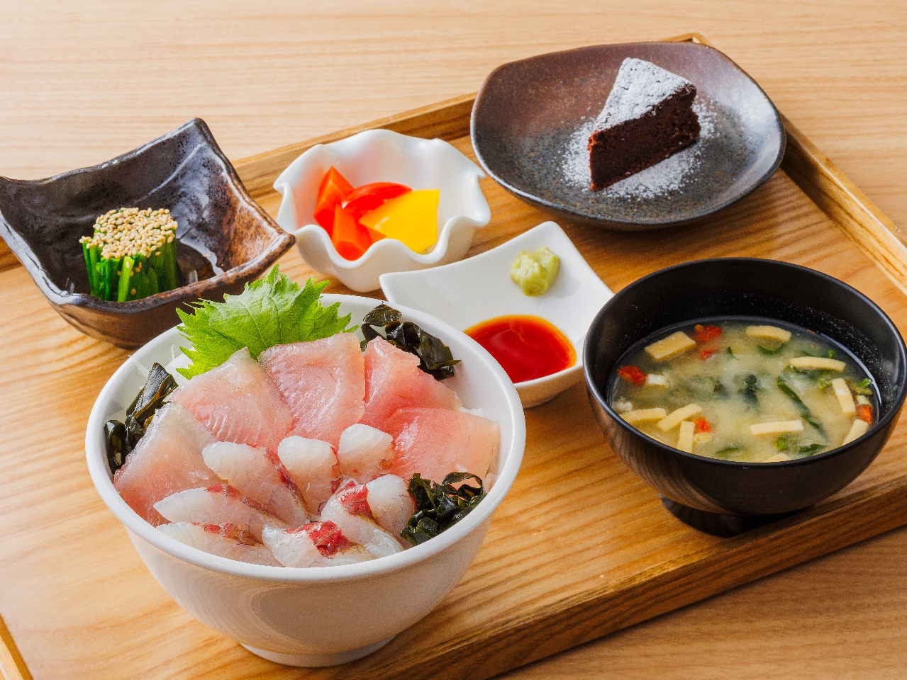 限定5食 海鮮二色丼
